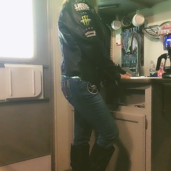 Maurice’s embellished jeans - Picture 6 of 16